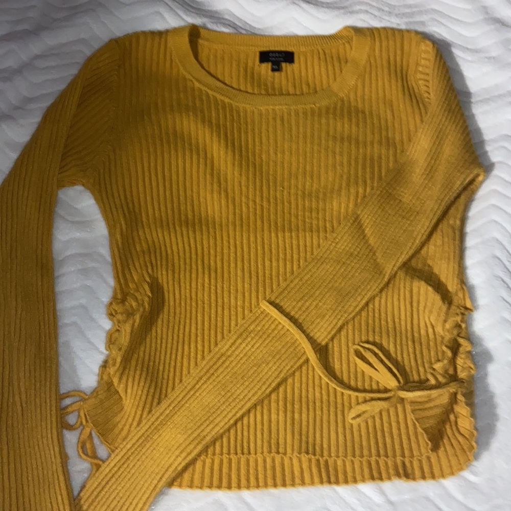 Medium/Large Mustered yellow ribbed long sleeve top with ties on the side